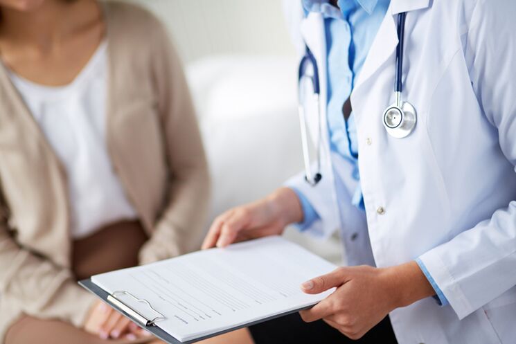 Um paciente com sintomas de osteocondrose cervical consultou um médico